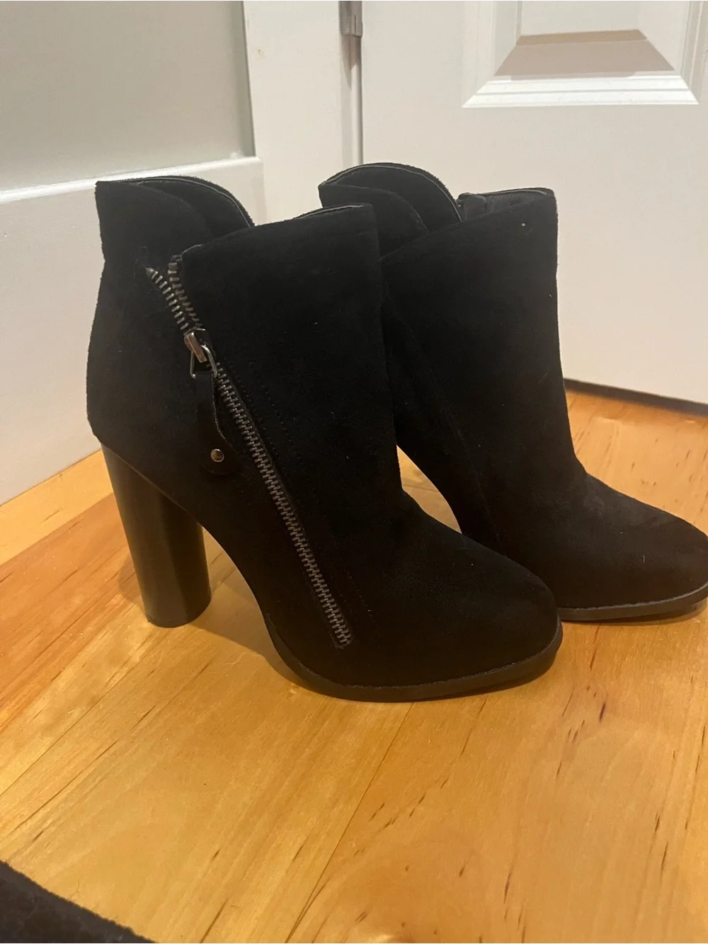 Women’s Black Suede Zipper Block Heel Ankle Boots